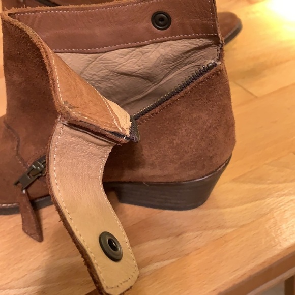 Gee Wawa Suede Pointed Toe Booties 7.5 - Picture 10 of 10